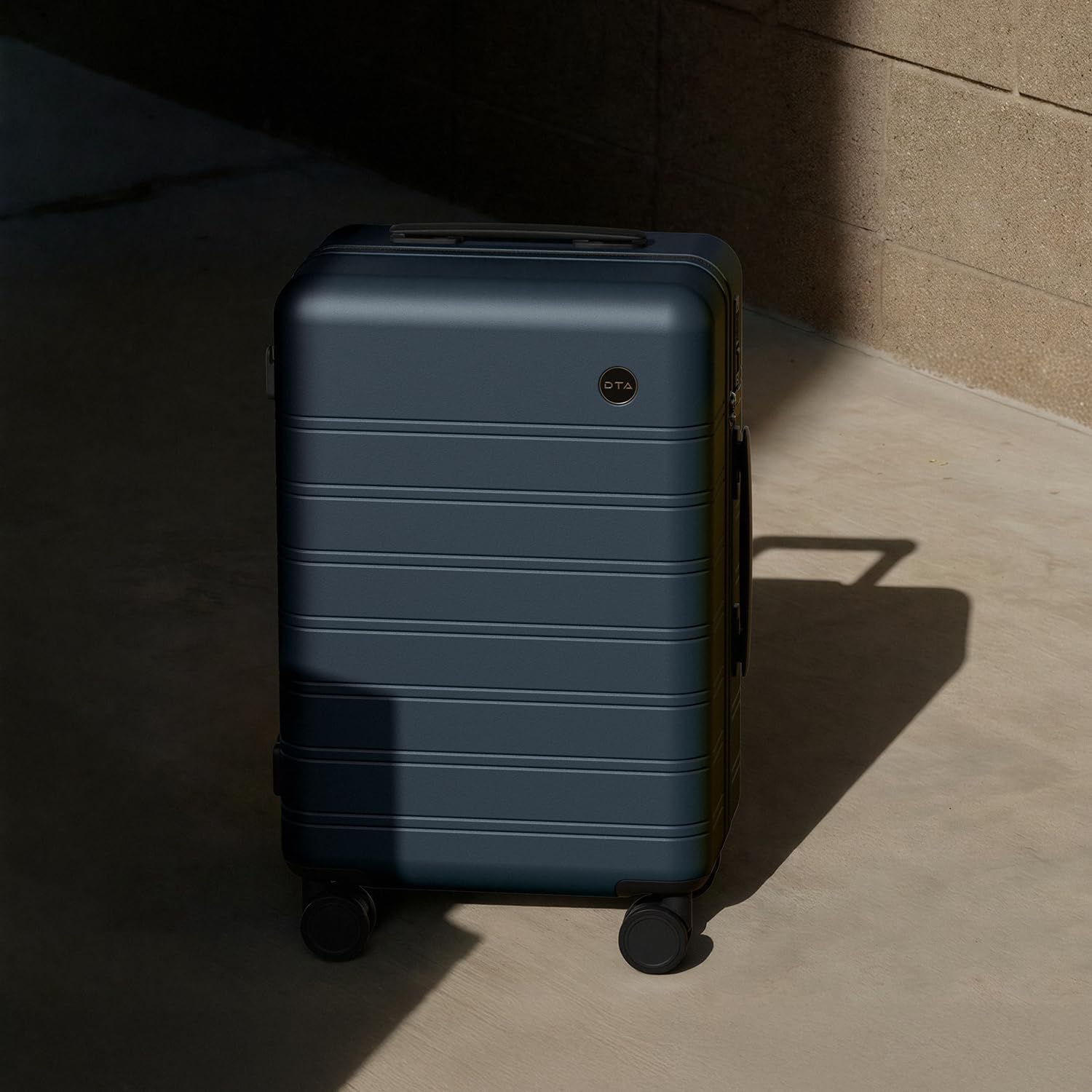 [Color] polycarbonate hardshell carry-on suitcase with 360 spinner wheels and TSA lock — view 4