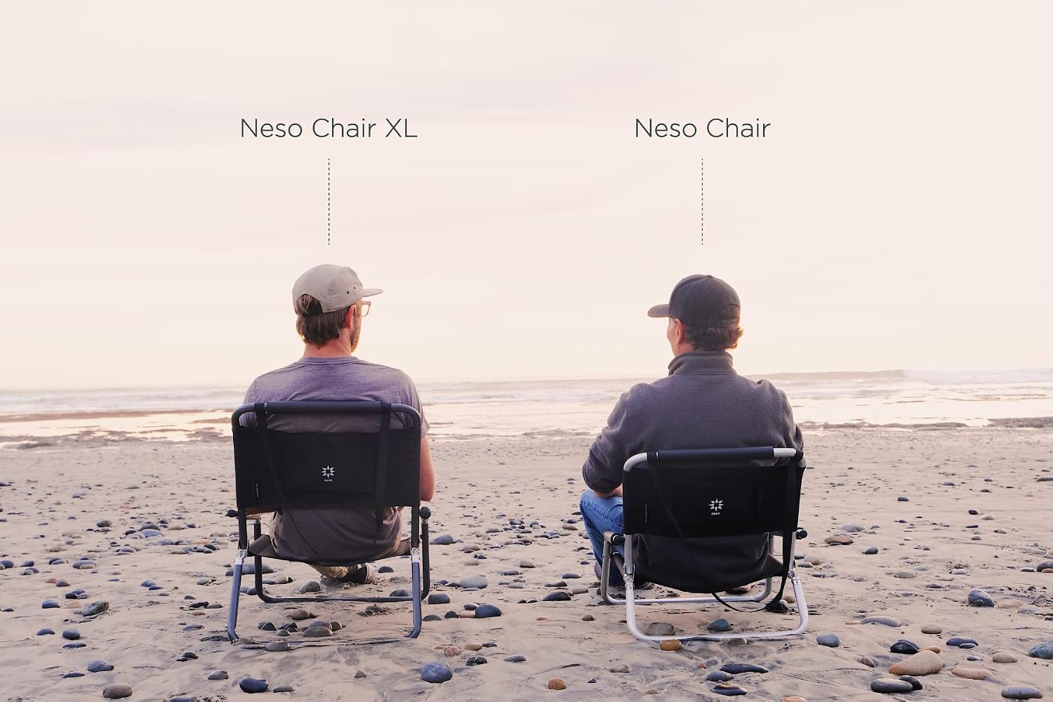 Lightweight foldable beach chair in {color} with water-resistant polyester fabric and shoulder strap, compact design โ view 3